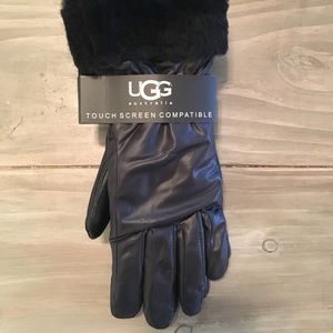 UGGs women’s gloves
